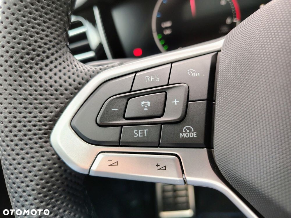 Volkswagen Touareg - 19