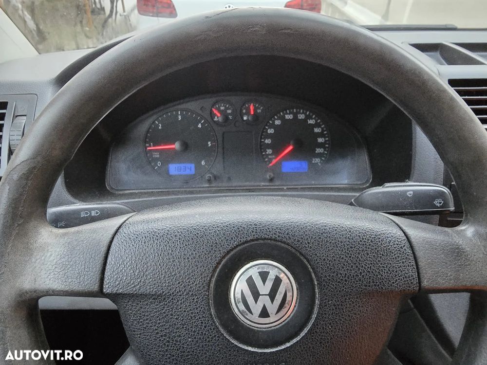 Volkswagen Transporter T5 1,9 TDI - 4