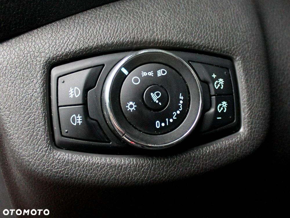 Ford Tourneo Connect - 19