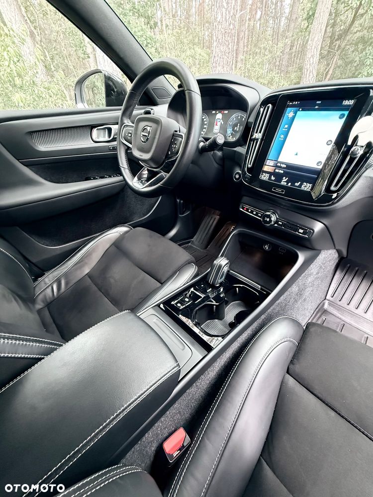 Volvo XC 40 T3 R-Design - 26