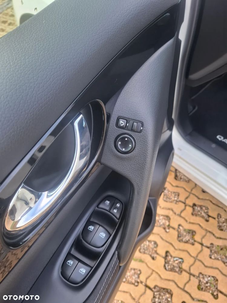 Nissan Qashqai 1.3 DIG-T N-Connecta DCT - 23