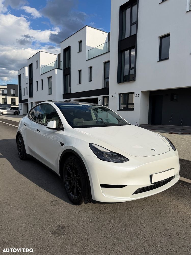 Tesla Model Y RWD - 2