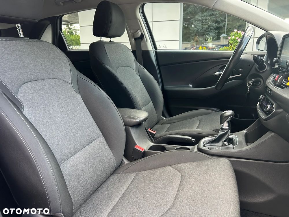 Hyundai i30 1.6 D Comfort - 10