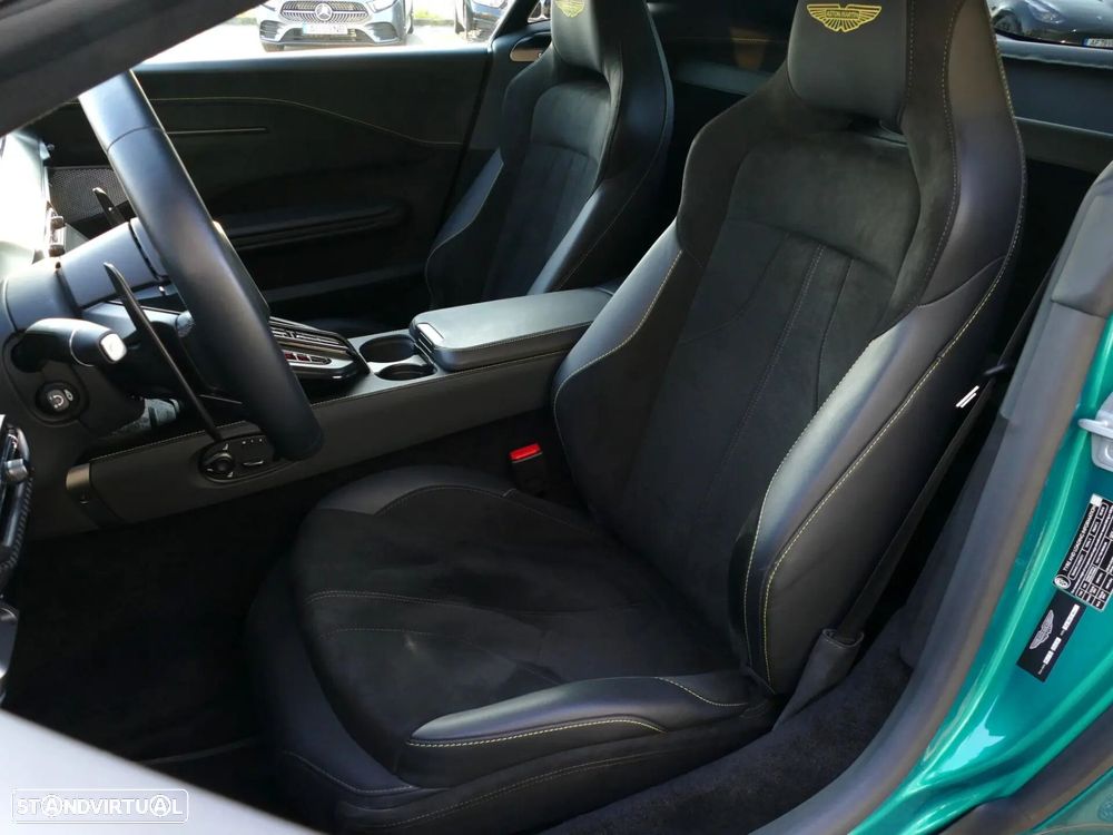 Aston Martin Vantage Coupe V8 - 44