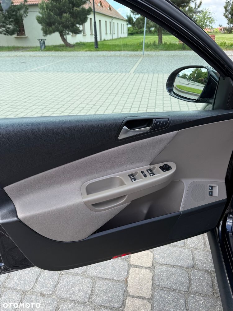 Volkswagen Passat 1.8 TSI Comfortline - 13