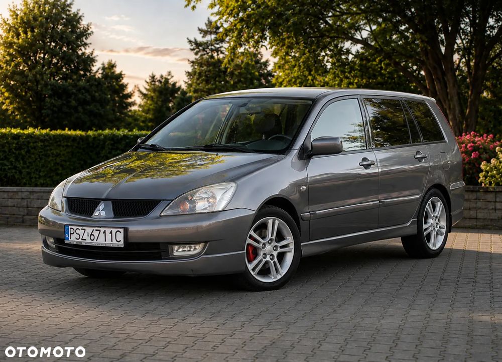 Mitsubishi Lancer 1.6 Invite - 1