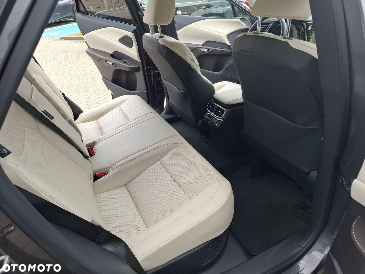 Lexus RX 350h Prestige - 24
