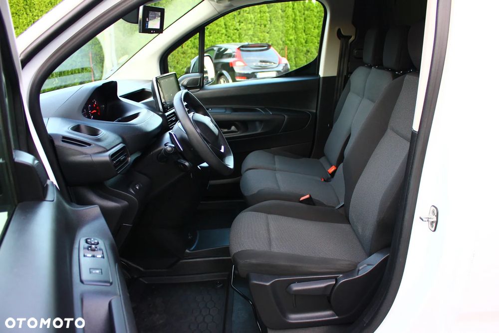 Peugeot PARTNER 1.5HDI 130KM AUTOMAT 8 BIEGÓW LONG DŁUGI 3 OSOBOWY PERFEKT AUTO NAVIGACJA KAMERY,ASYSTENTY,VF23% - 22