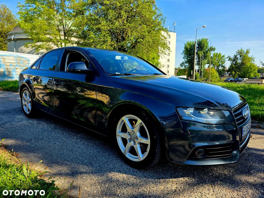 Audi A4 Limousine - 8