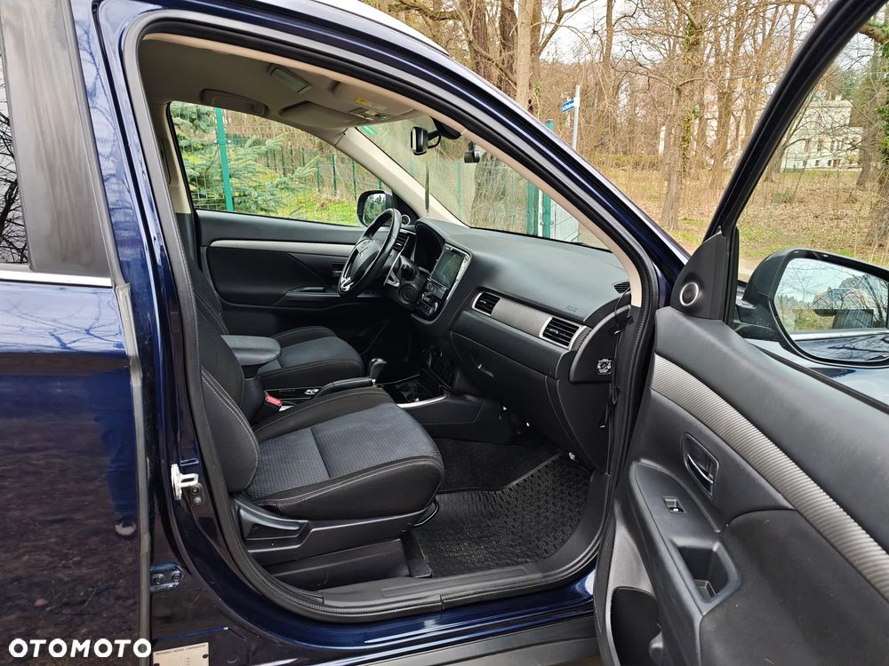 Mitsubishi Outlander 2.0 Intense + Navi 4WD CVT - 15