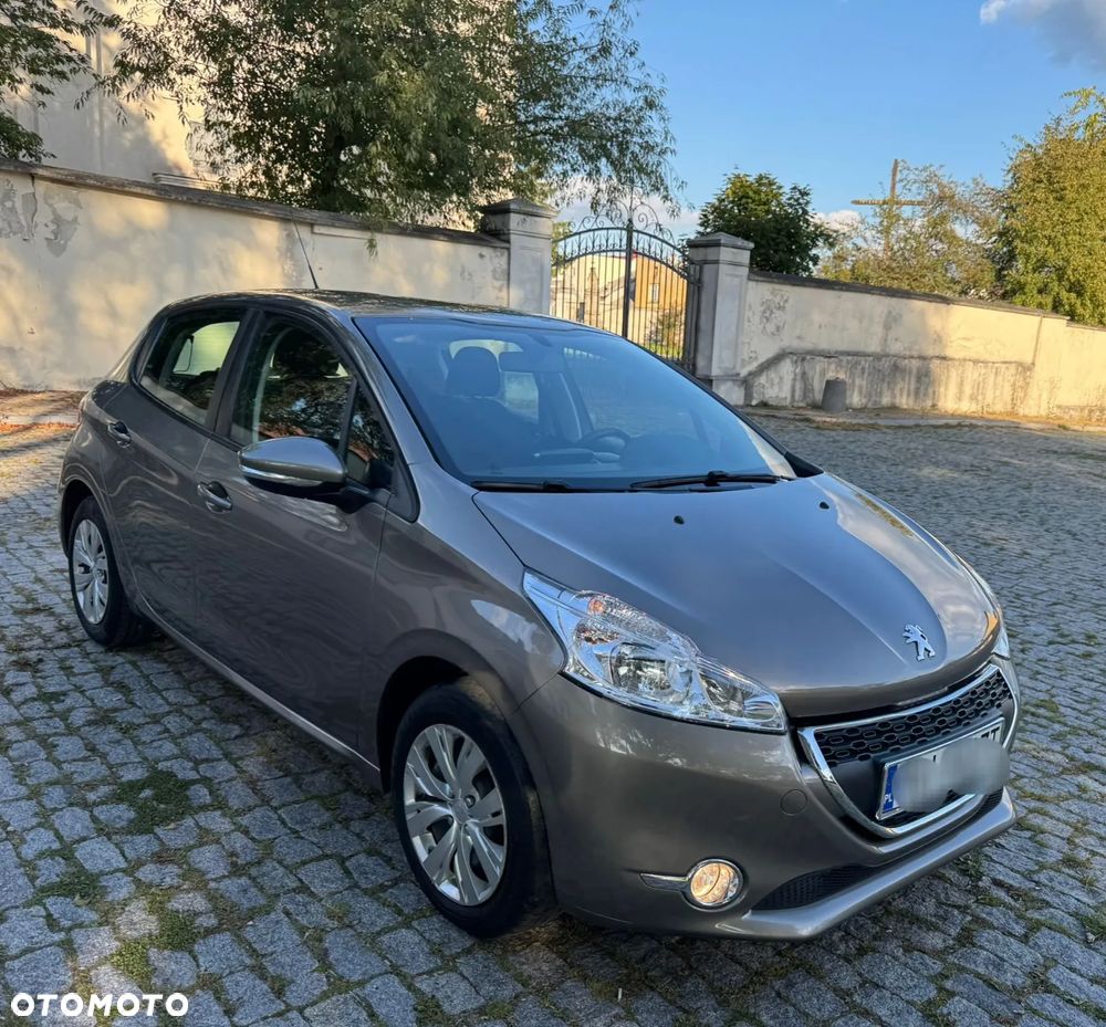 Peugeot 208 - 4