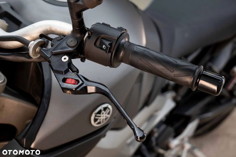 Yamaha MT - 24