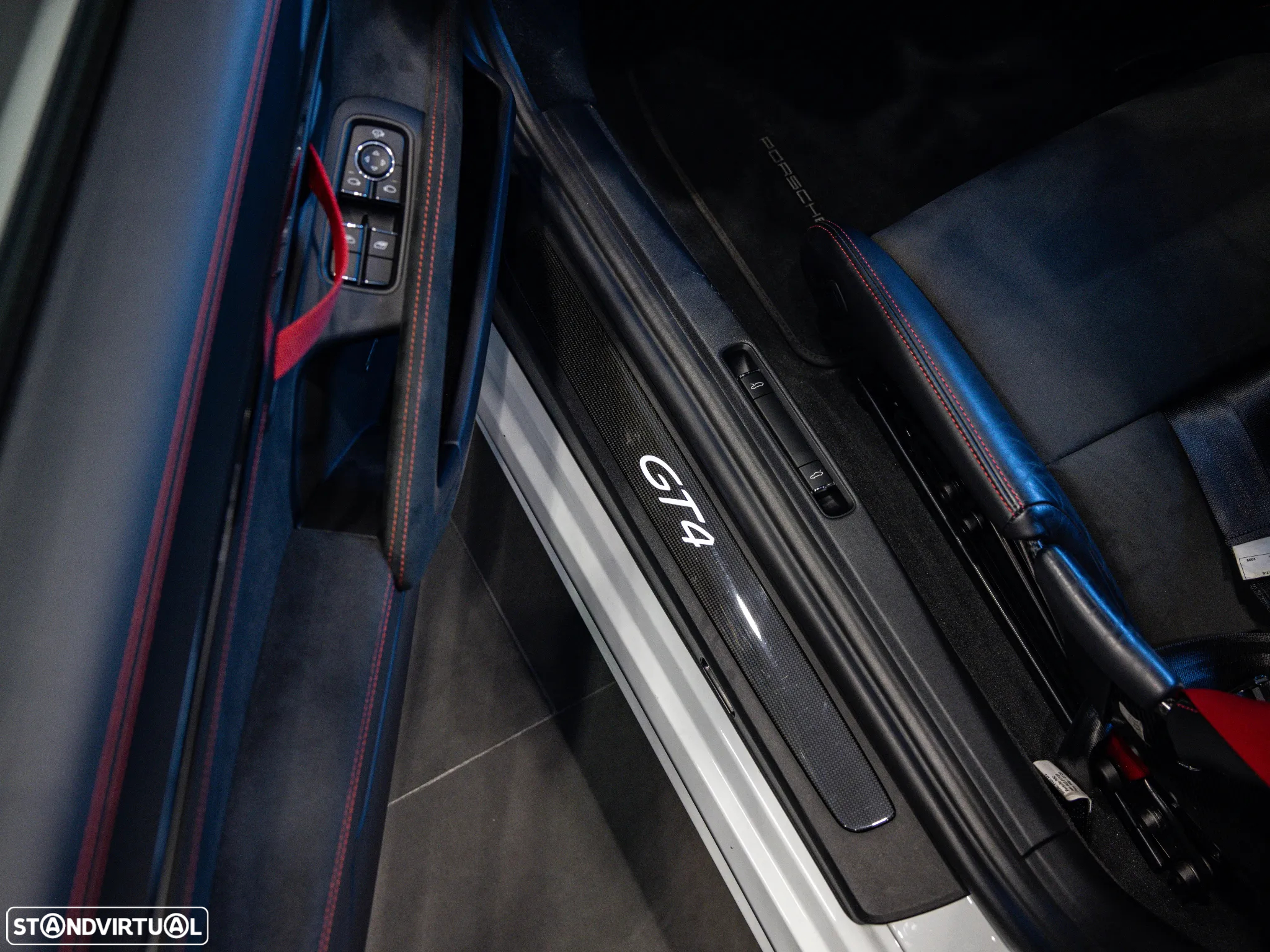 Porsche 718 Cayman GT4 - 26