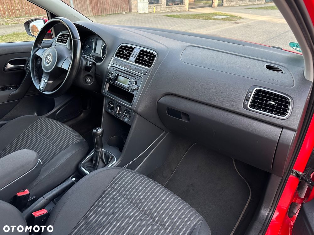 Volkswagen Polo 1.4 16V Comfortline - 20