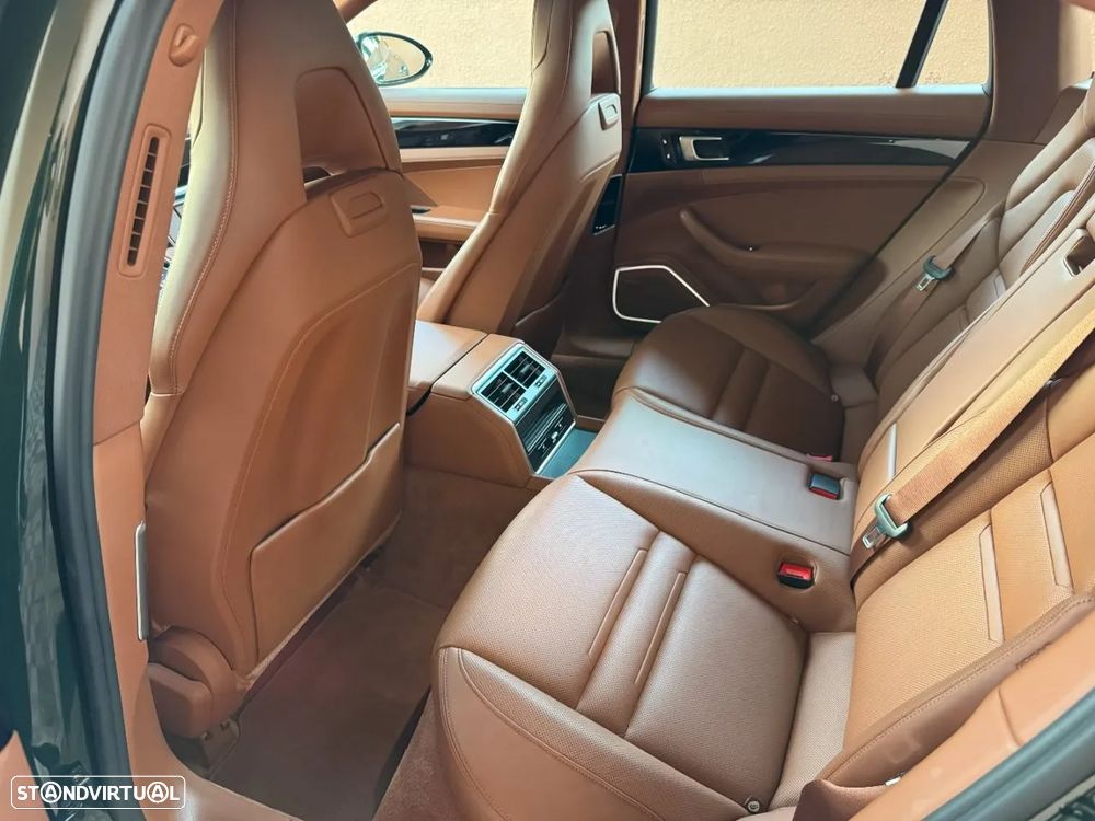 Porsche Panamera Sport Turismo 4 E-Hybrid - 21