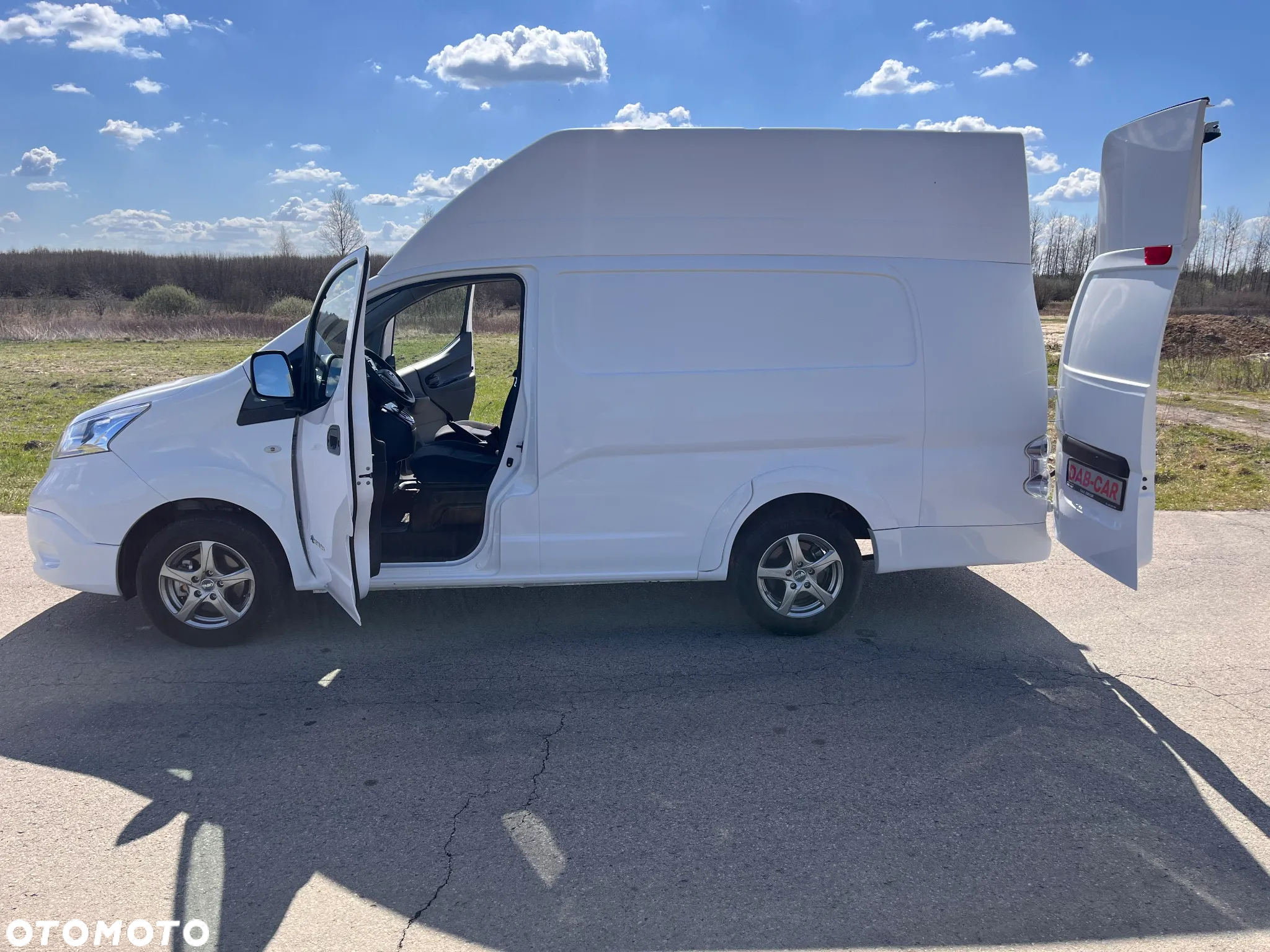 Nissan E-NV200 - 11