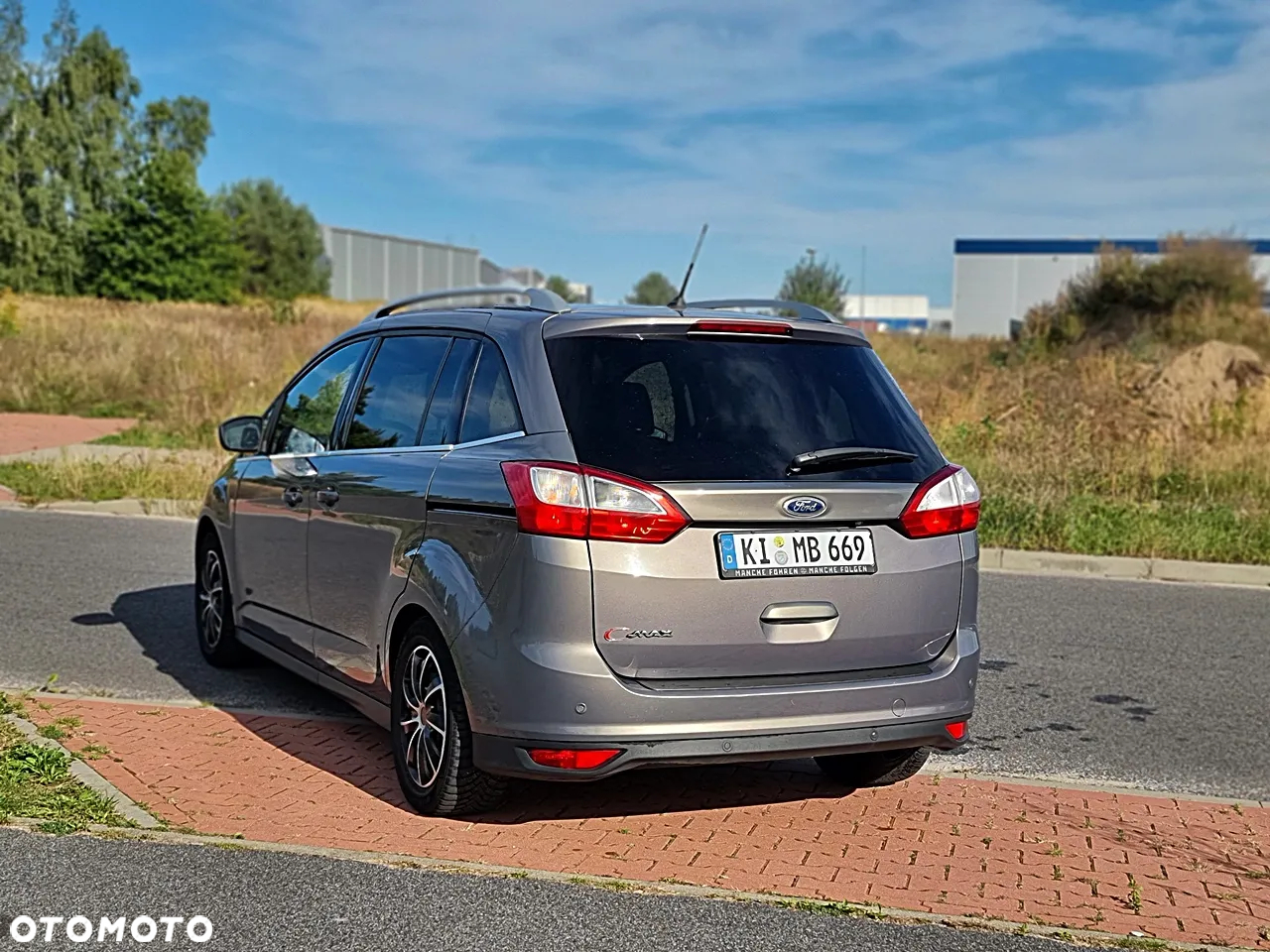 Ford Grand C-MAX - 13