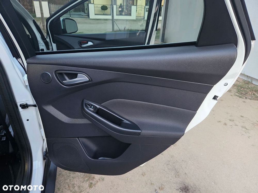 Ford Focus 1.6 Titanium - 40