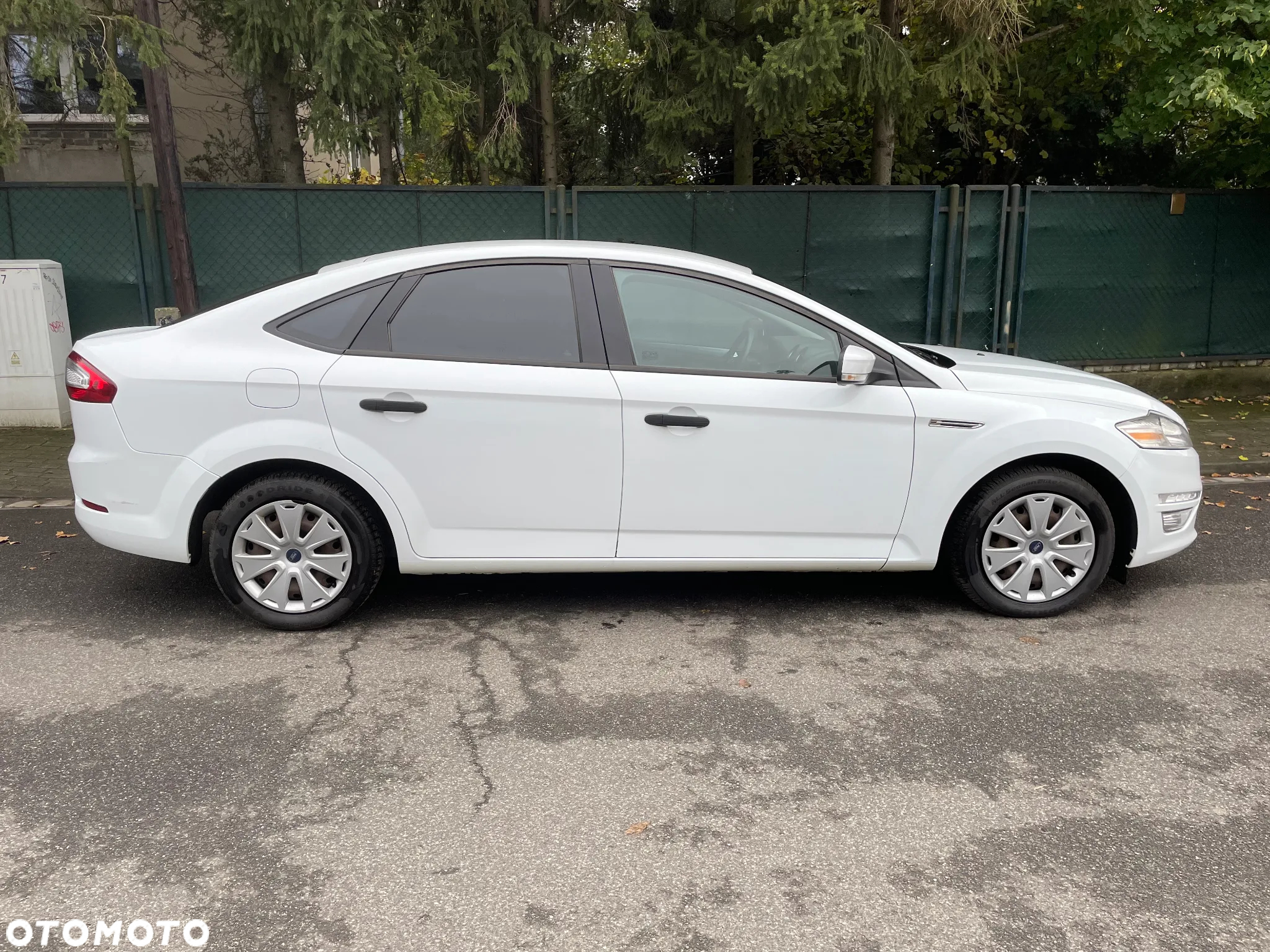 Ford Mondeo 1.6 Trend - 14