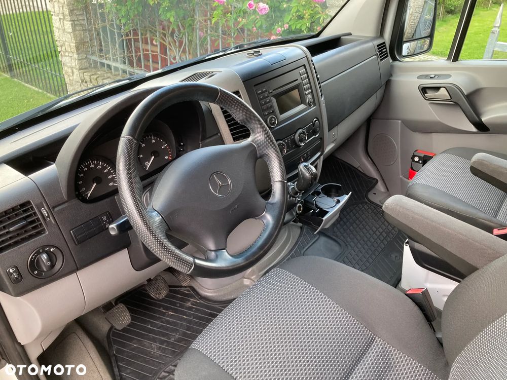 Mercedes-Benz Sprinter - 24