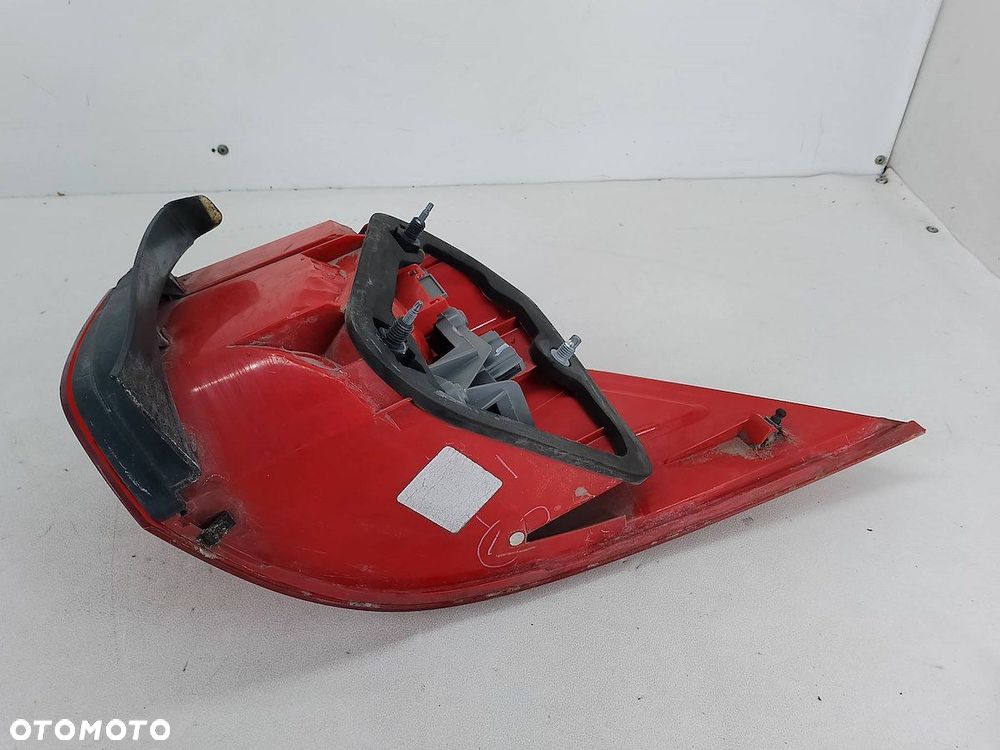 LAMPA TYLNA LEWA VW GOLF V 1K9945095A KOMBI - 7
