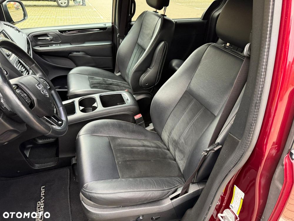 Dodge Grand Caravan - 10
