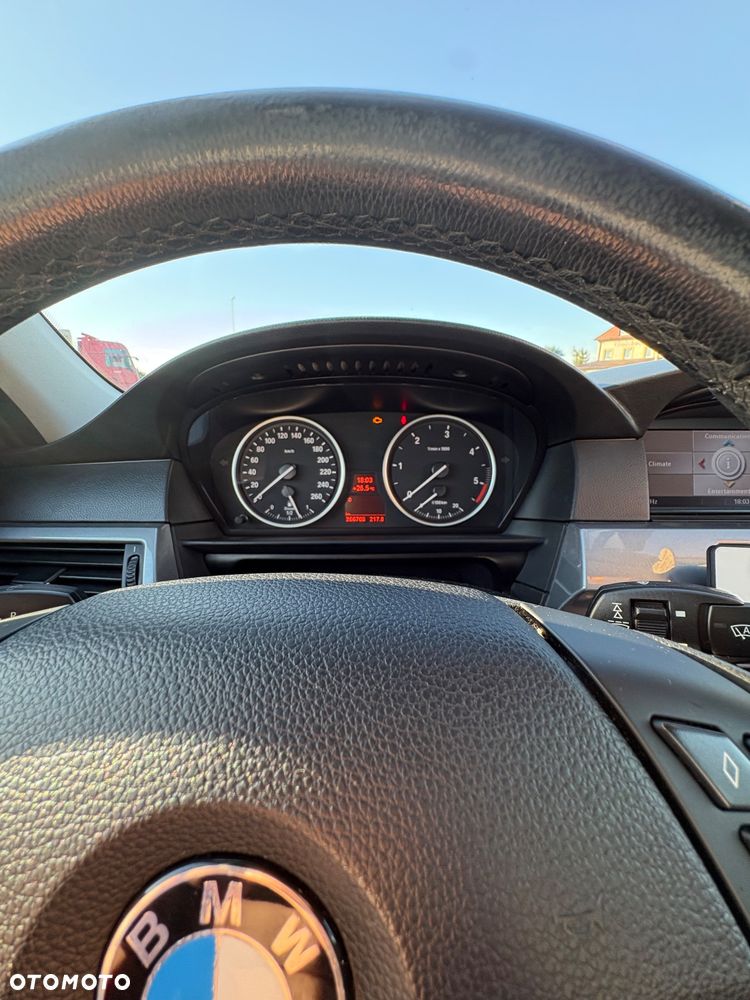 BMW Seria 5 520d - 8