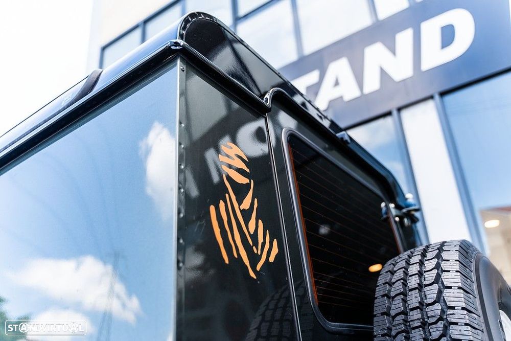 Land Rover Defender - 9