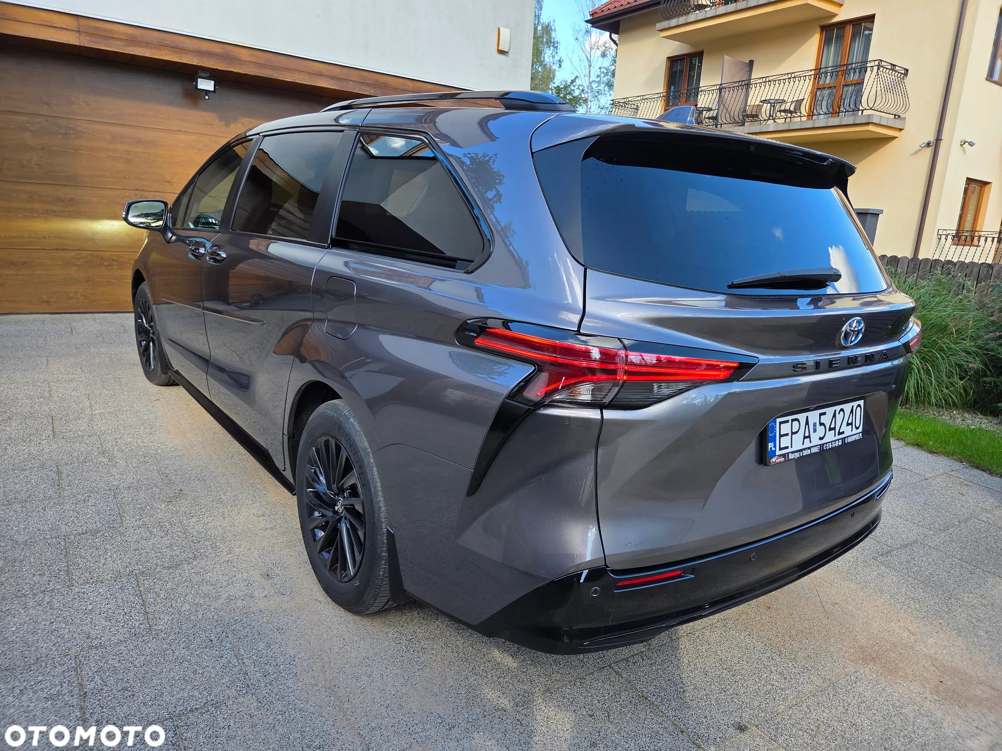 Toyota Sienna - 8
