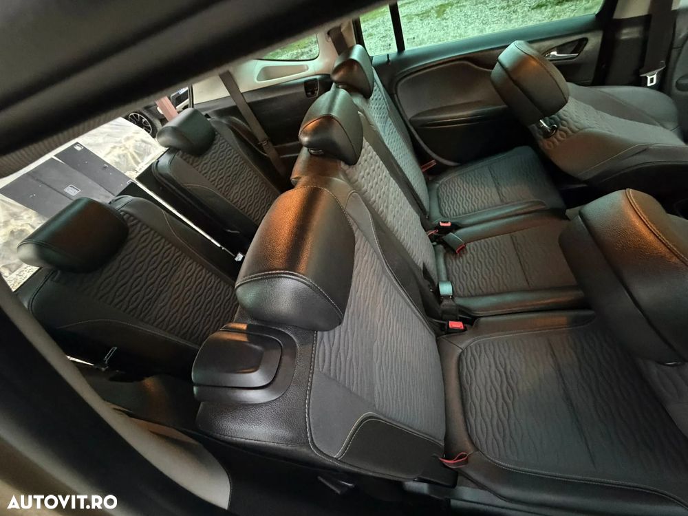 Opel Zafira - 11