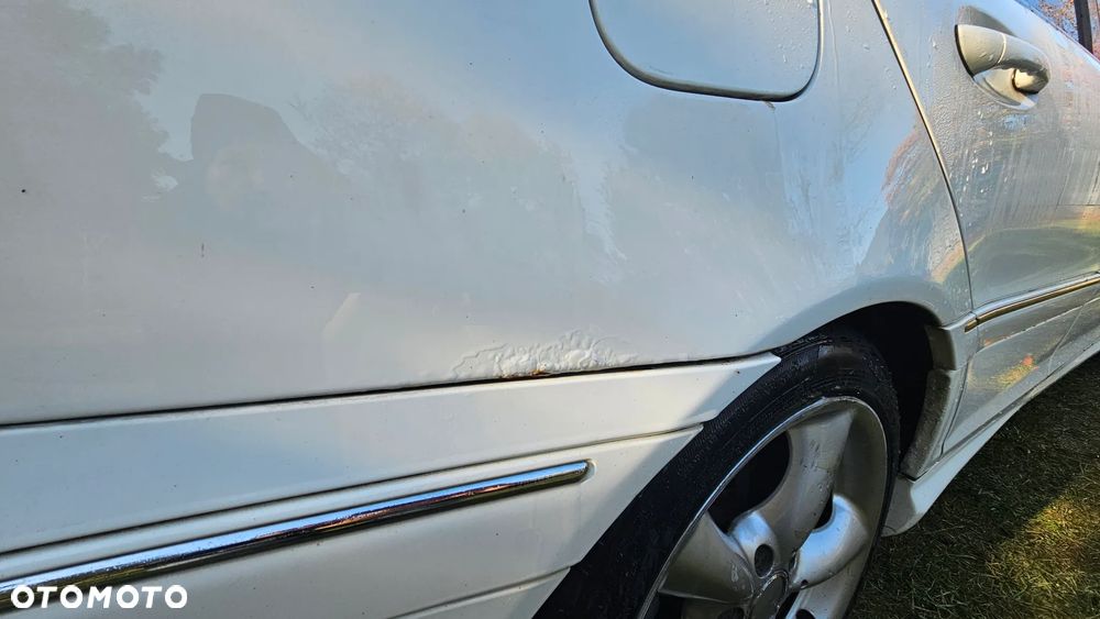Mercedes-Benz C-Class 2005 photo 4