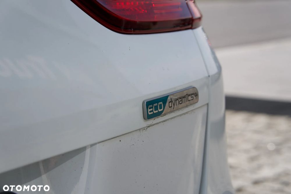 Kia Ceed - 12