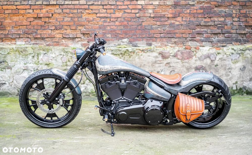 Harley-Davidson Softail Breakout - 8