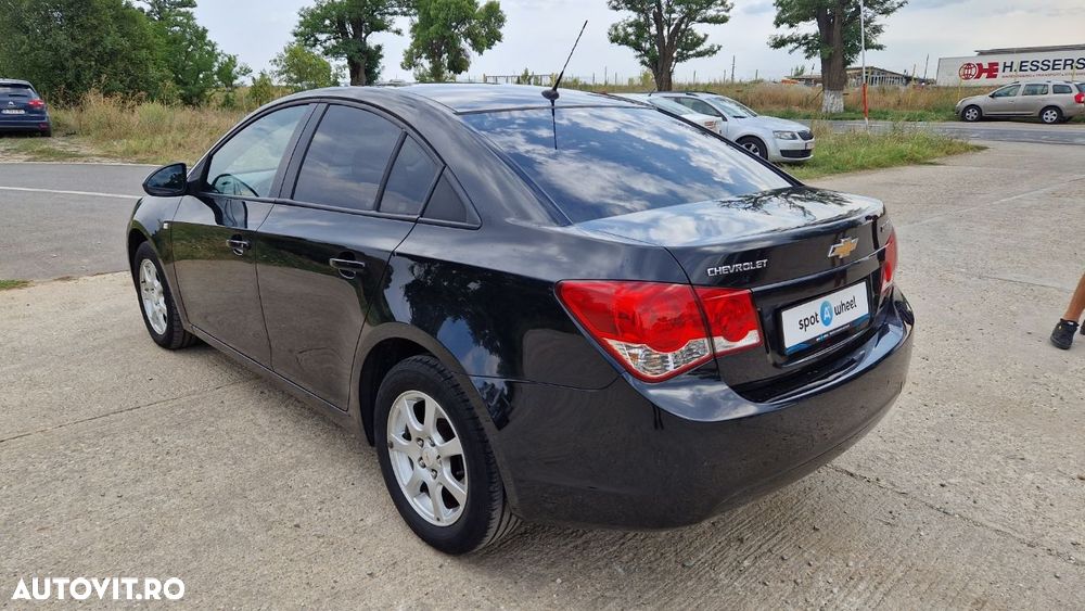 Chevrolet Cruze - 8