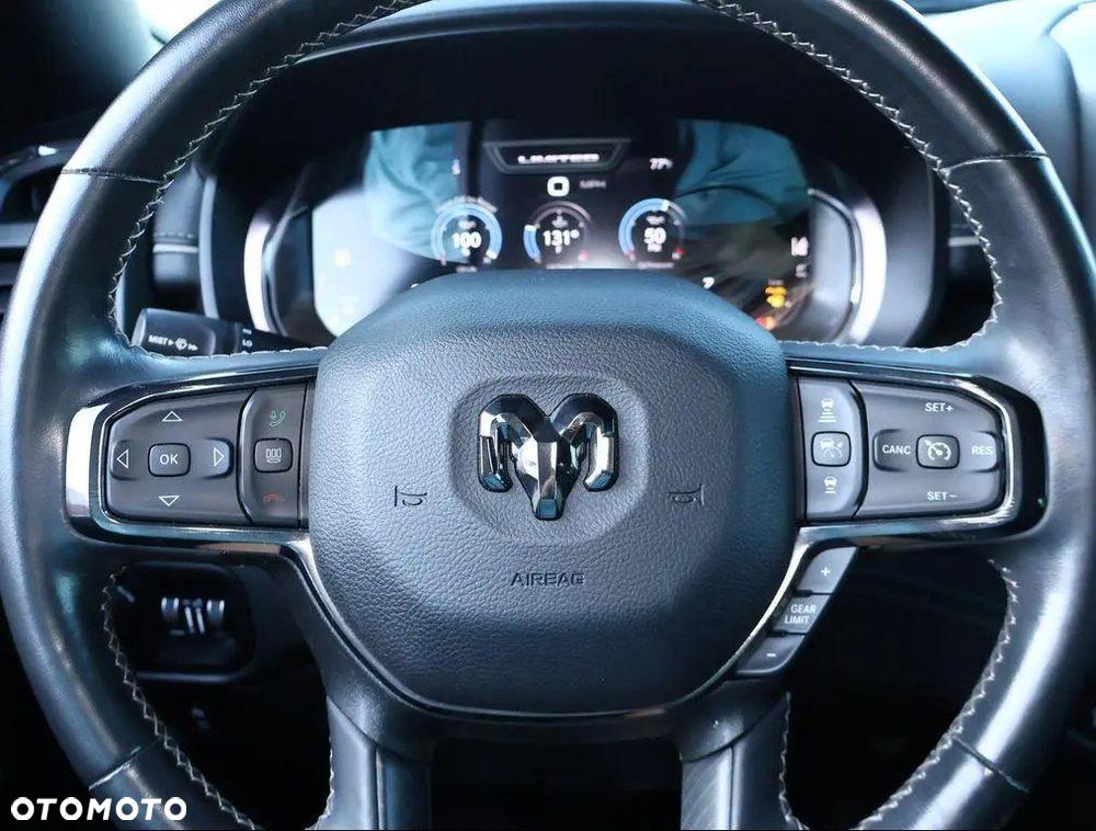 RAM 1500 Crew Cab Shortbed Limited - 11