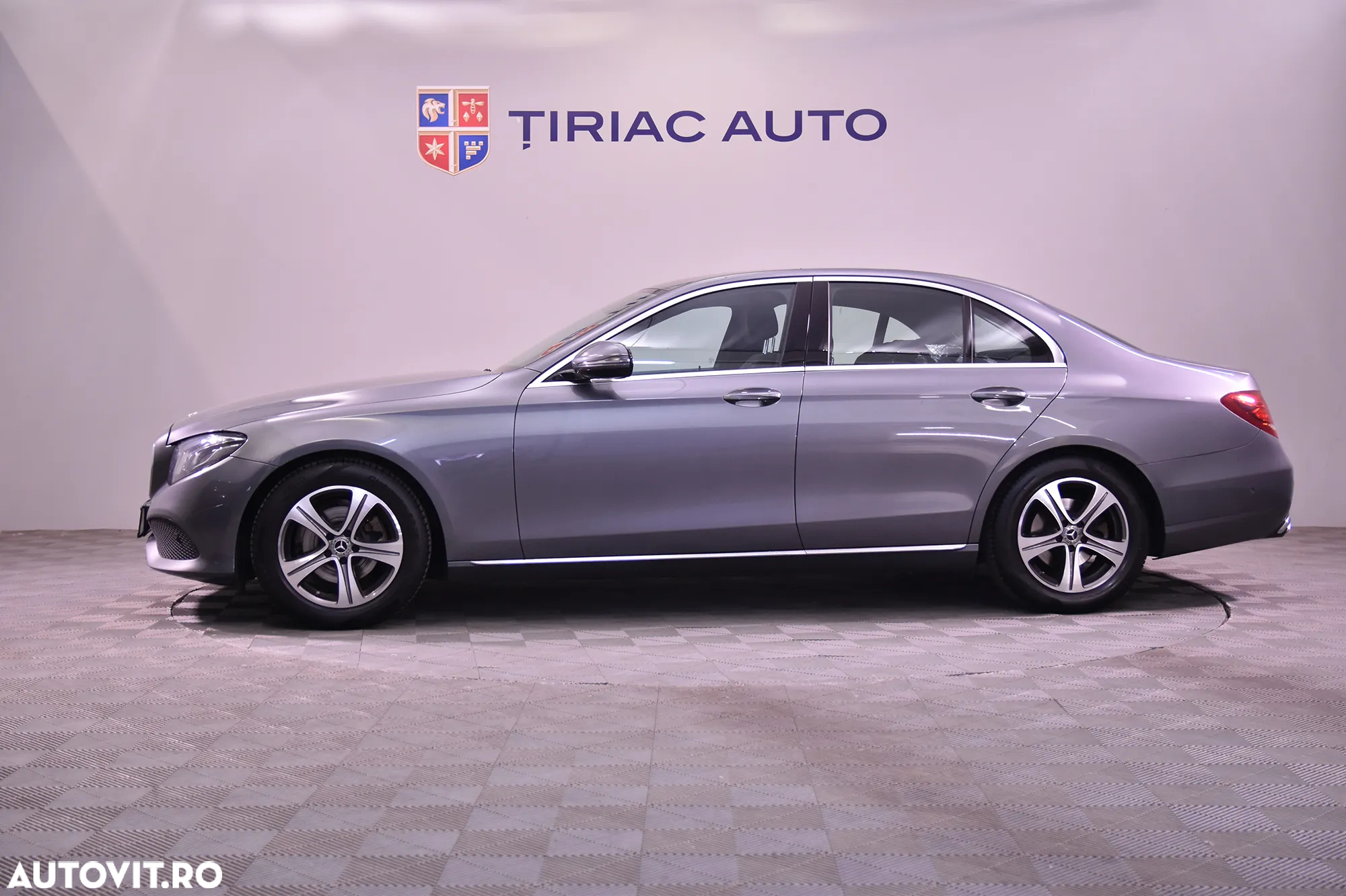 Mercedes-Benz E 200 Aut. - 2