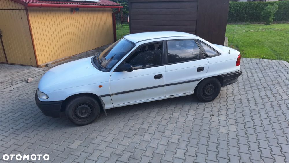 Opel Astra 1.4 Base - 4