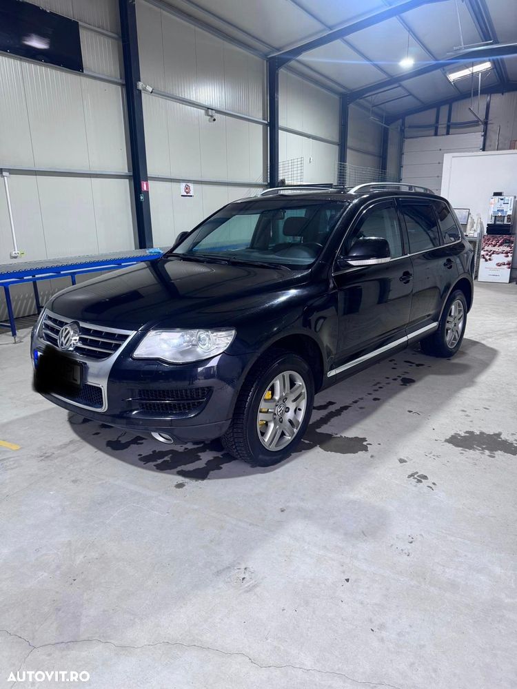 Volkswagen Touareg - 1