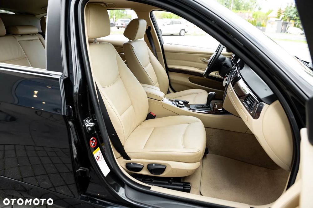 BMW Seria 3 320i Edition Lifestyle - 23