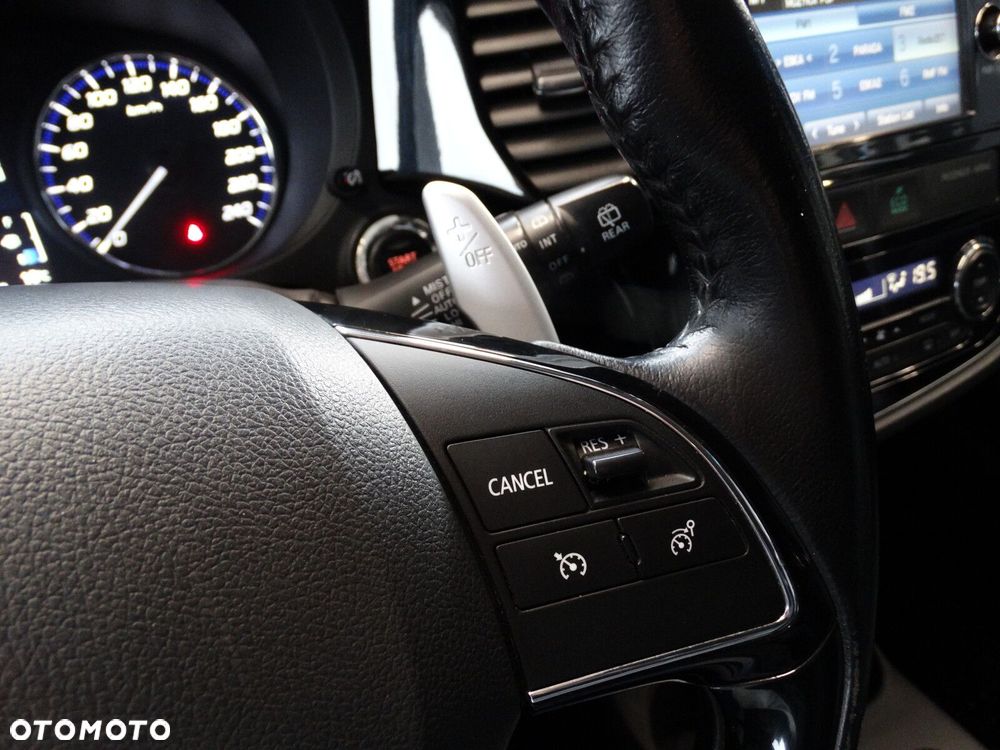 Mitsubishi Outlander - 33