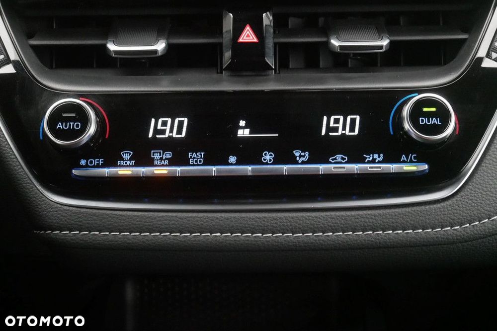 Toyota Corolla 1.8 Hybrid Comfort - 19