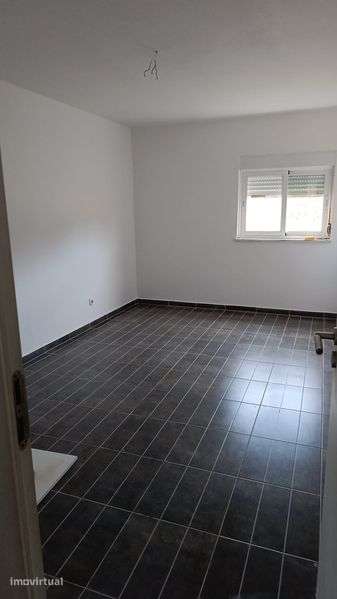 Moradia  T3 com quintal - Grande imagem: 5/10