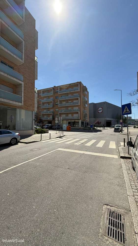 T1 com terraço junto á DARTY em Gaia - Grande imagem: 5/19