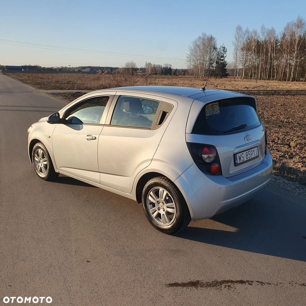 Chevrolet Aveo 1.4 16V LS Design+ - 7