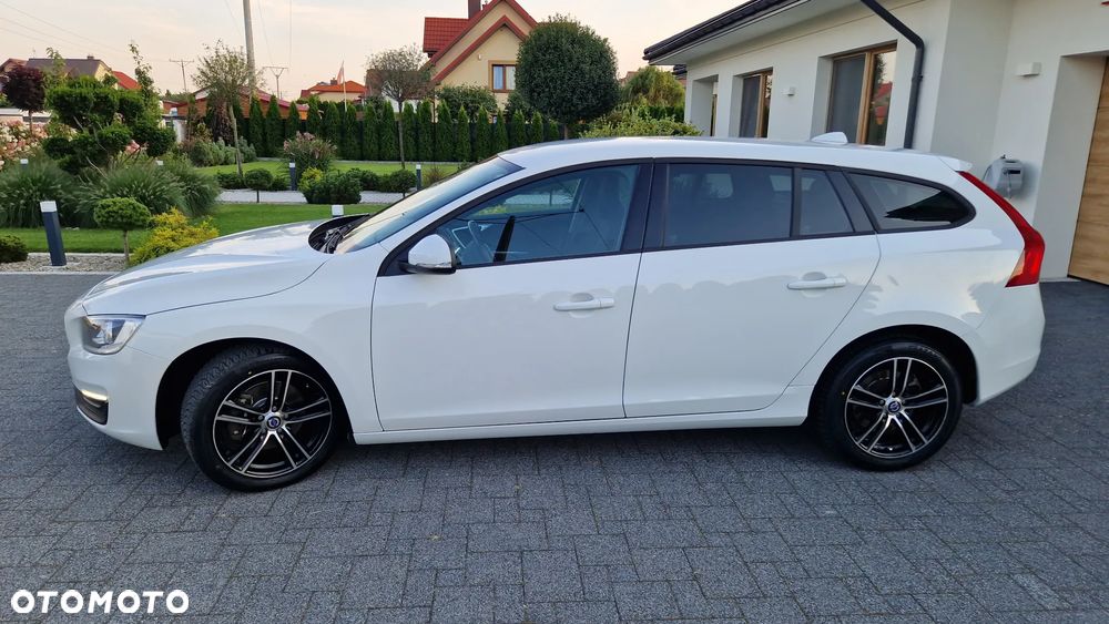 Volvo V60 D2 Momentum - 3