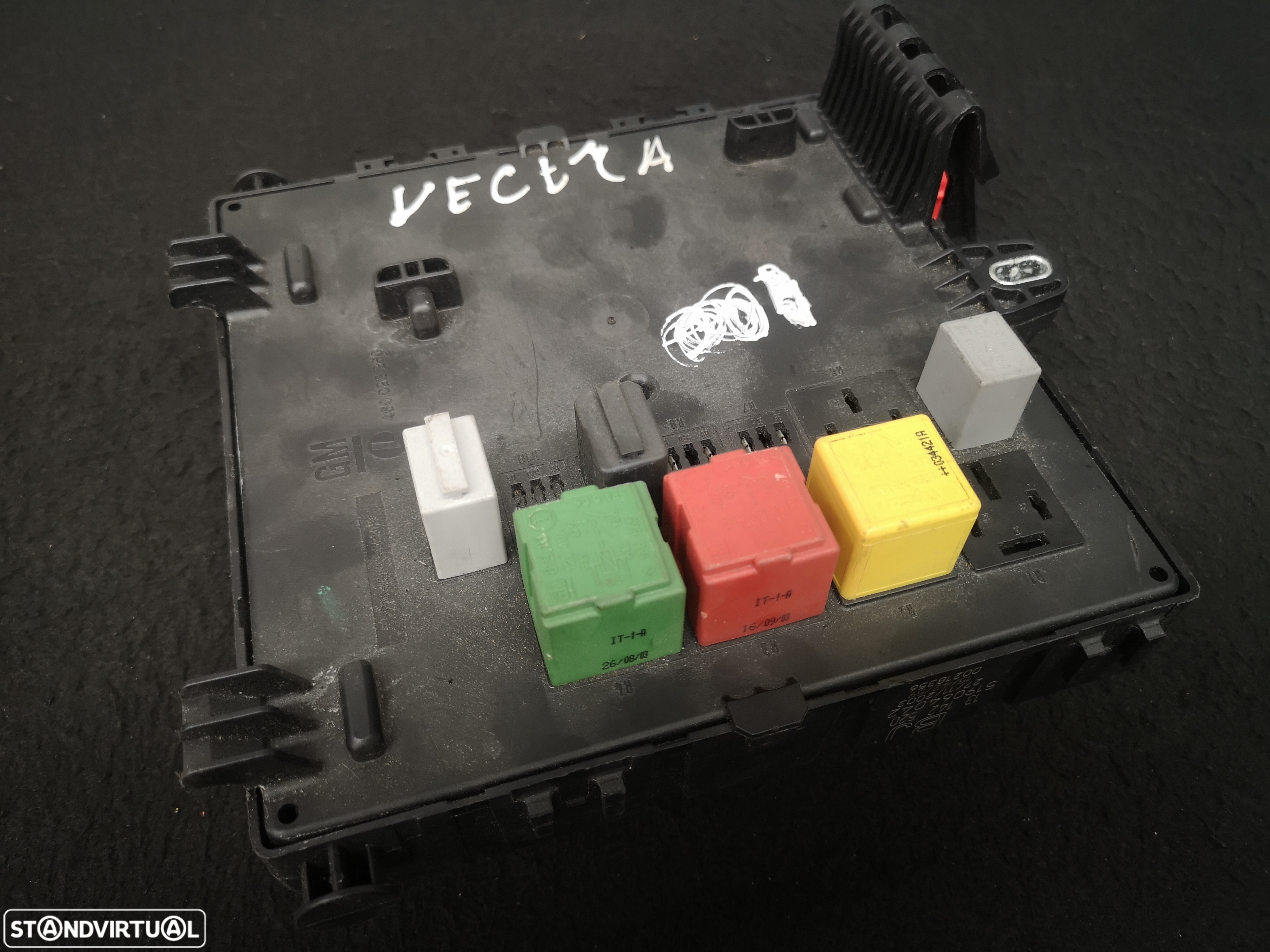 Caixa de FUSIVEIS Opel VECTRA SIGNUM  2002+ - 4