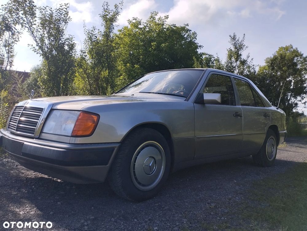 Mercedes-Benz W124 (1984-1993) - 11