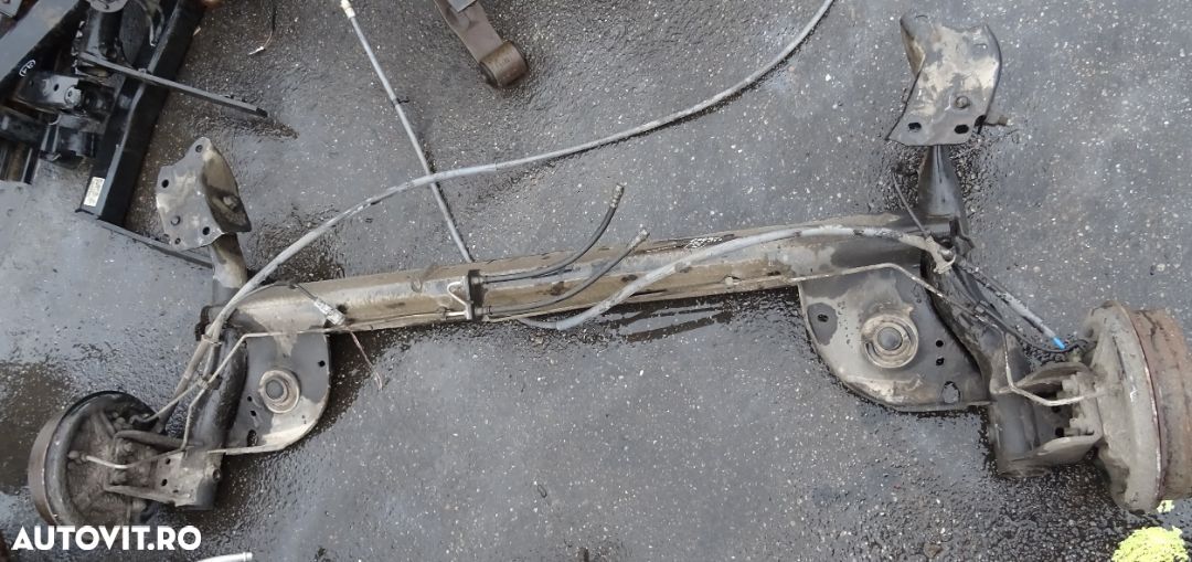 Punte spate Dacia Logan berlina din 2015 - 1