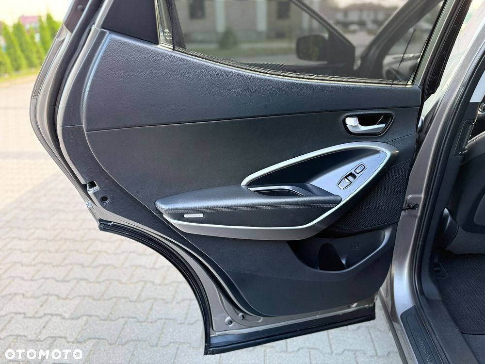 Hyundai Santa Fe 2.0 T Sport Utility - 37