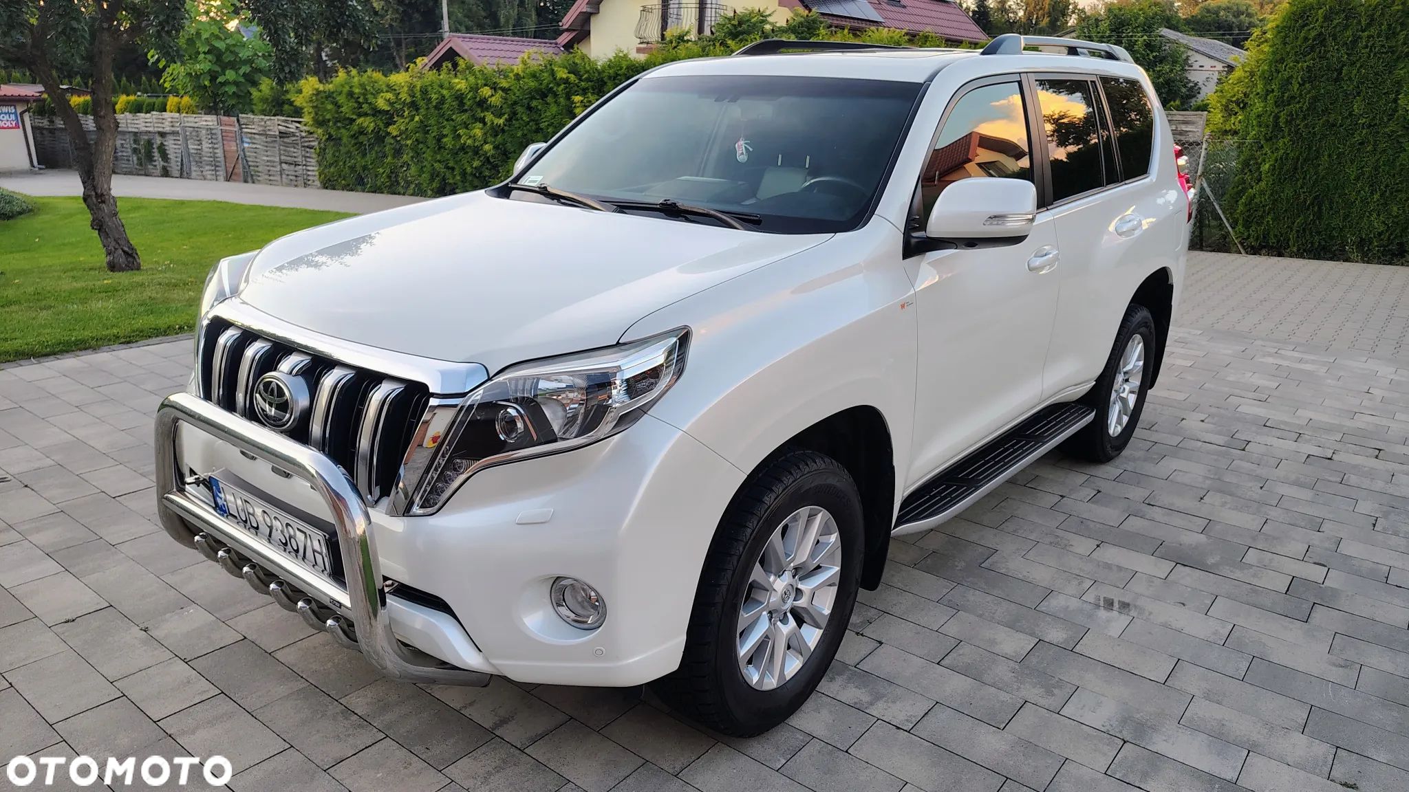 Toyota Land Cruiser - 1